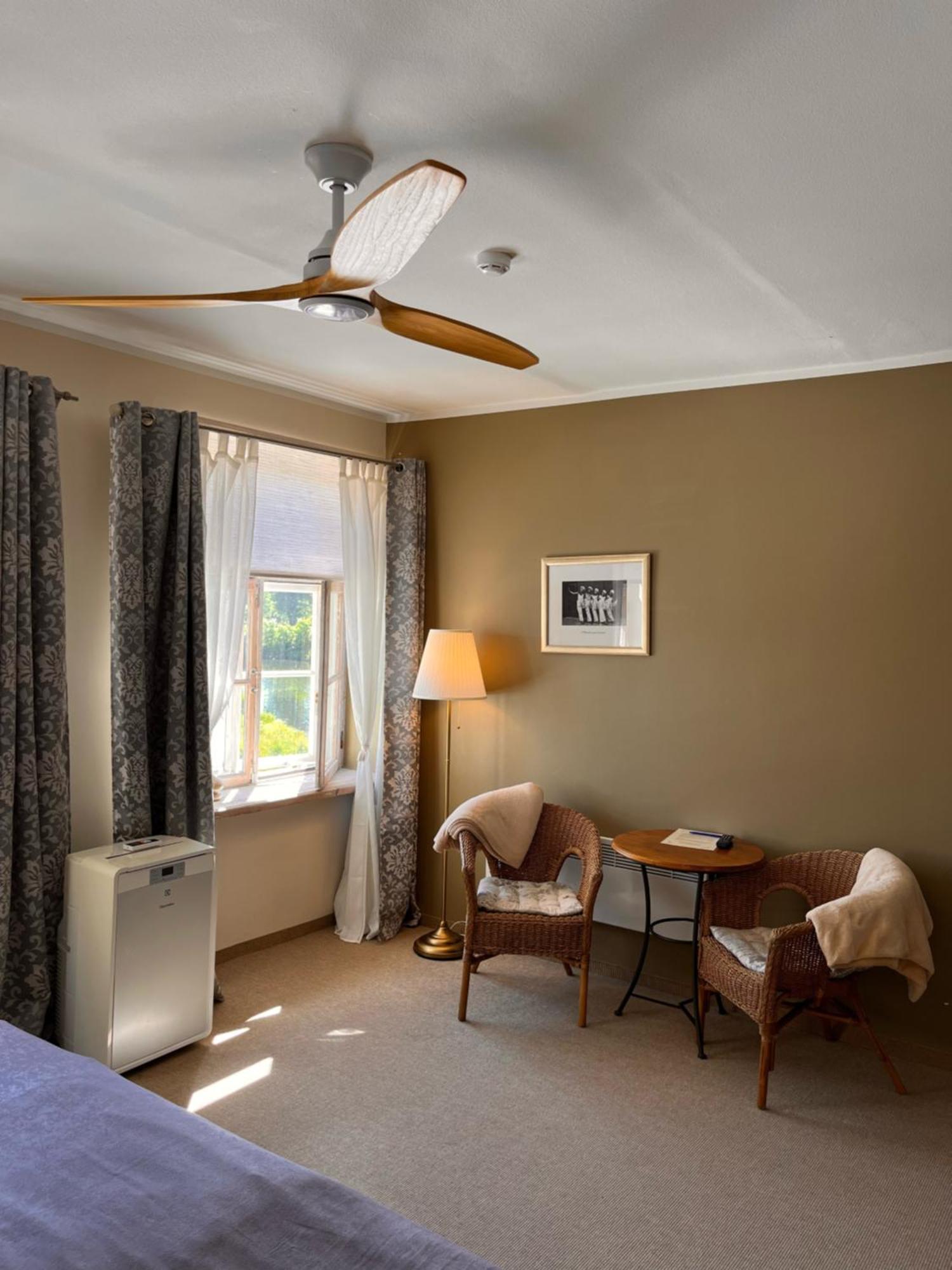 Kuursaal Guesthouse Курессааре Экстерьер фото