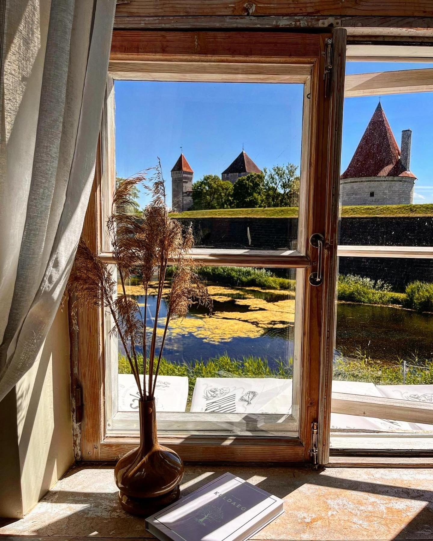 Kuursaal Guesthouse Курессааре Экстерьер фото