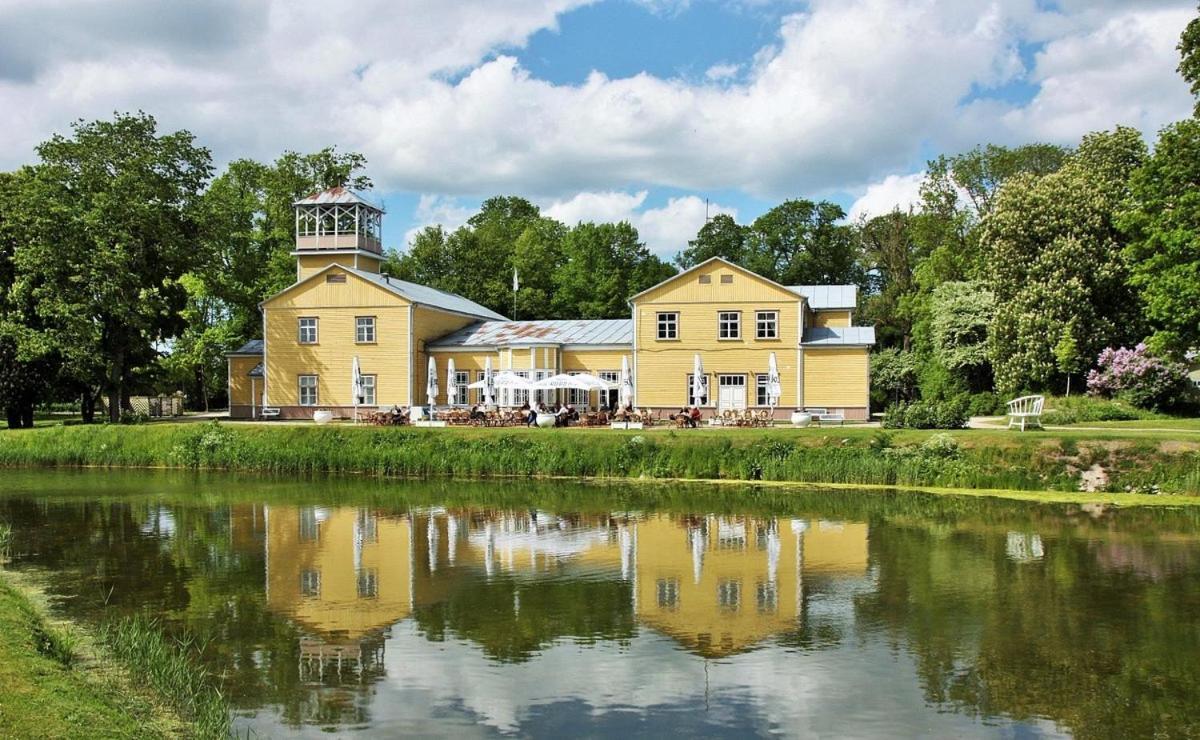 Kuursaal Guesthouse Курессааре Экстерьер фото