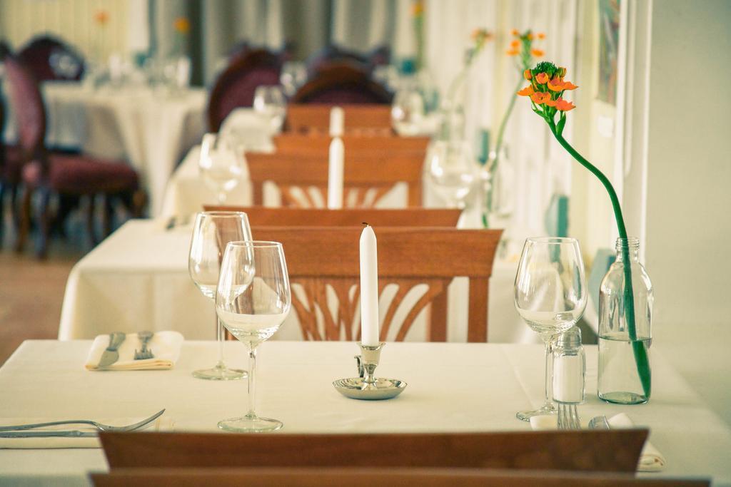 Kuursaal Guesthouse Курессааре Экстерьер фото