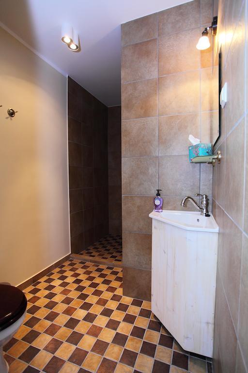 Kuursaal Guesthouse Курессааре Номер фото
