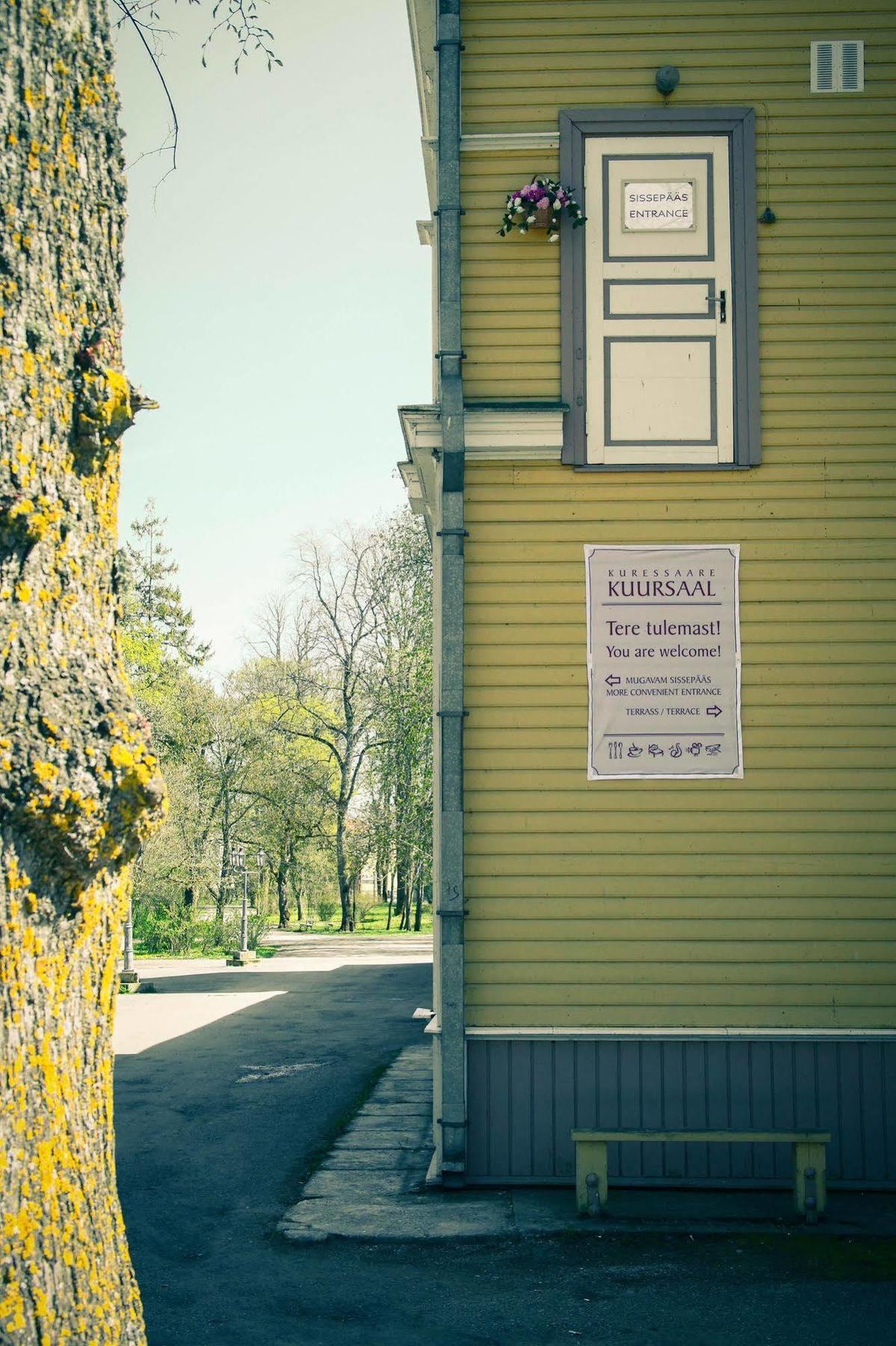 Kuursaal Guesthouse Курессааре Экстерьер фото