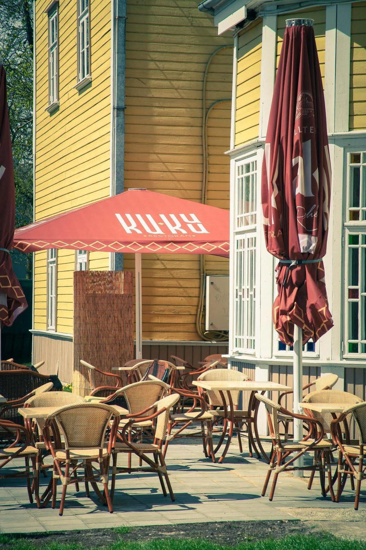 Kuursaal Guesthouse Курессааре Экстерьер фото