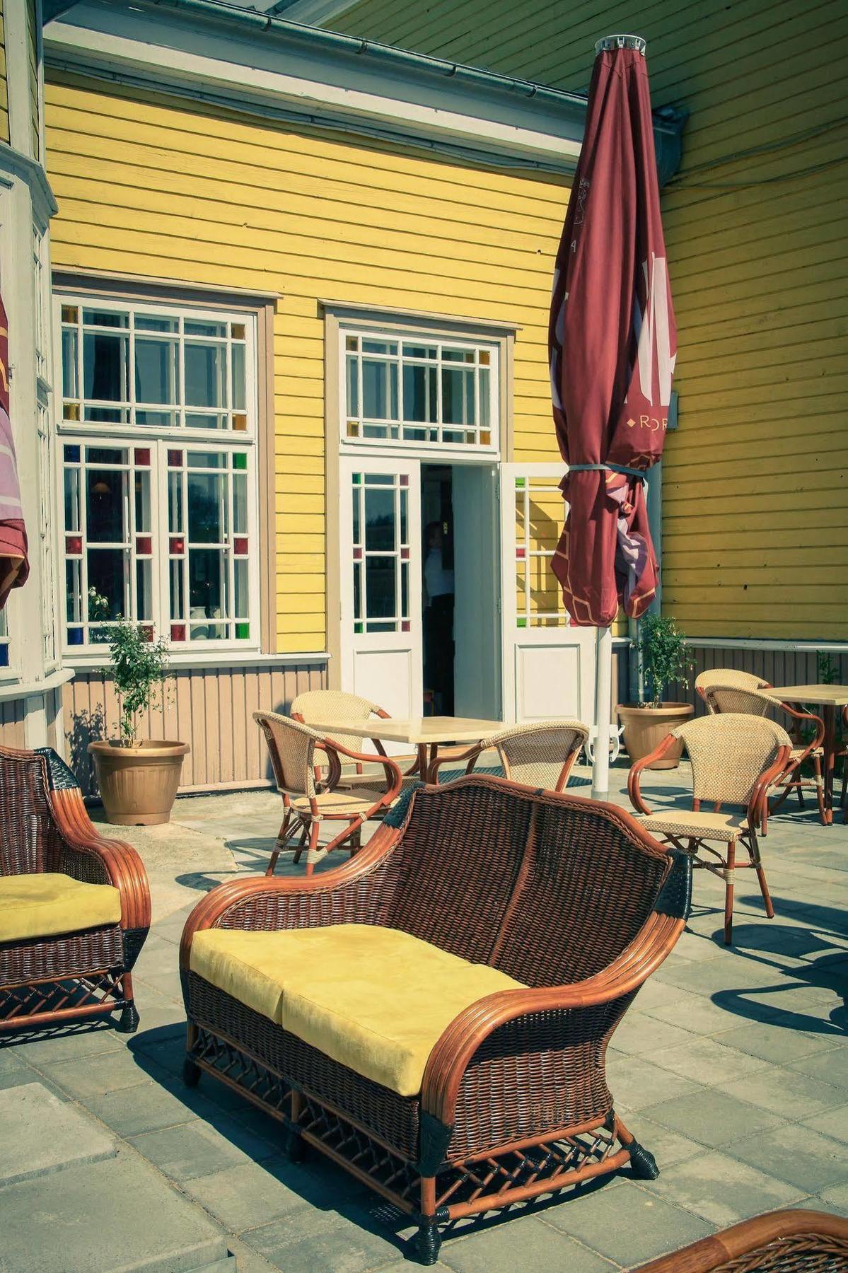 Kuursaal Guesthouse Курессааре Экстерьер фото