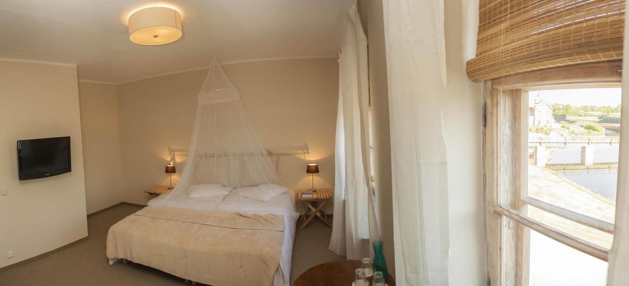 Kuursaal Guesthouse Курессааре Экстерьер фото