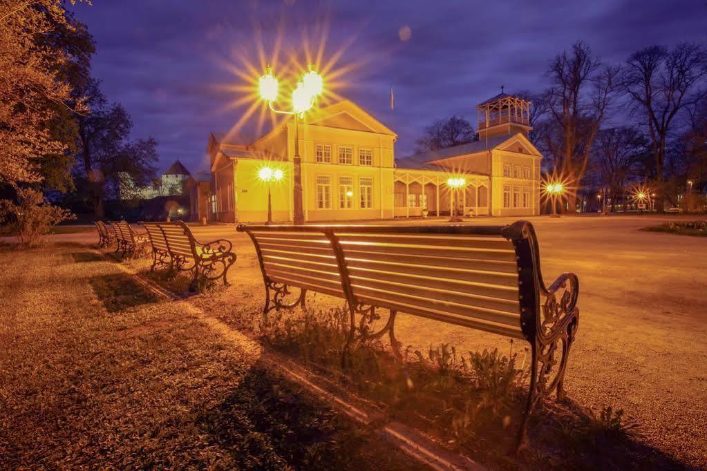 Kuursaal Guesthouse Курессааре Экстерьер фото